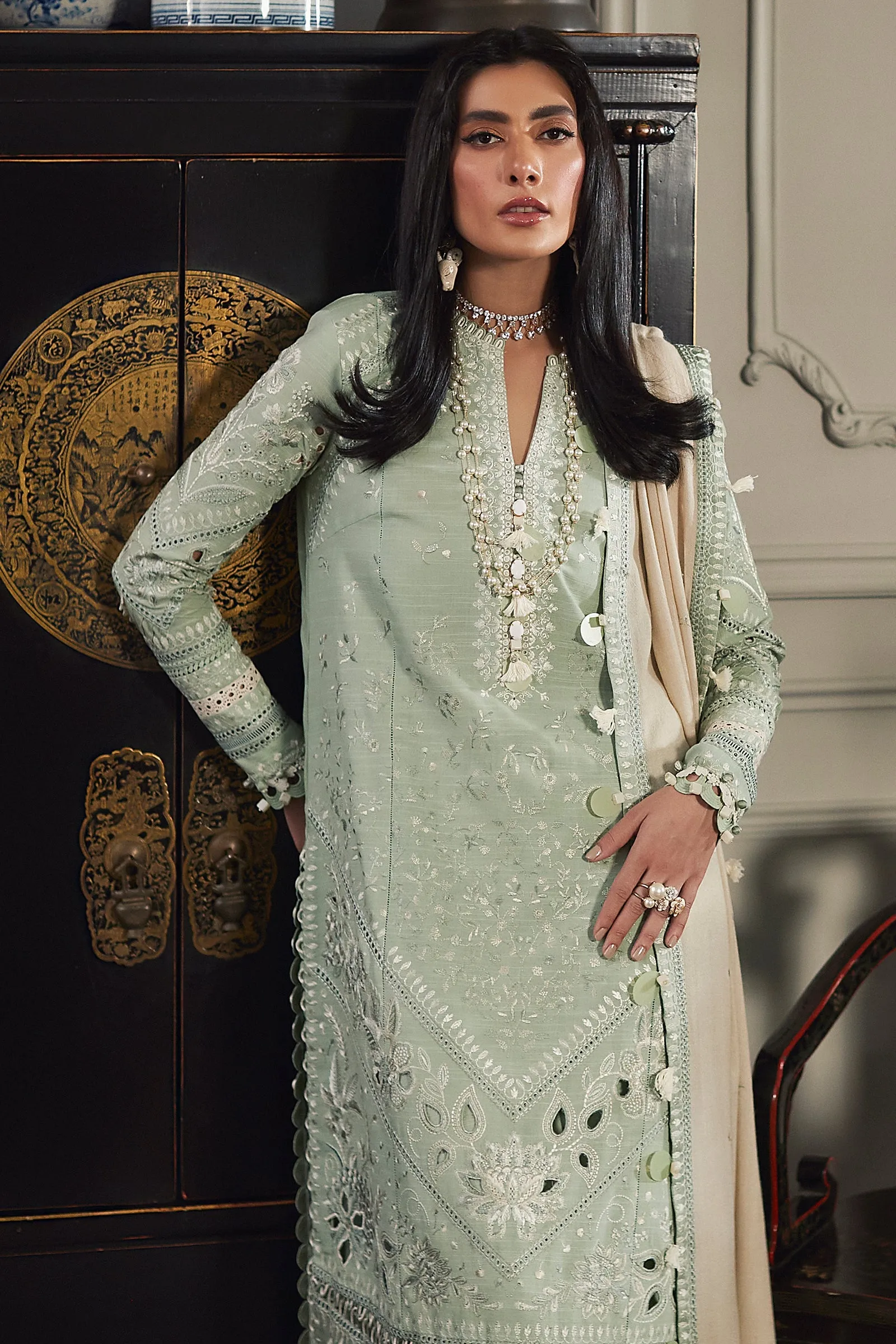 Elan Winter Collection – AINAZ (EW22-08)