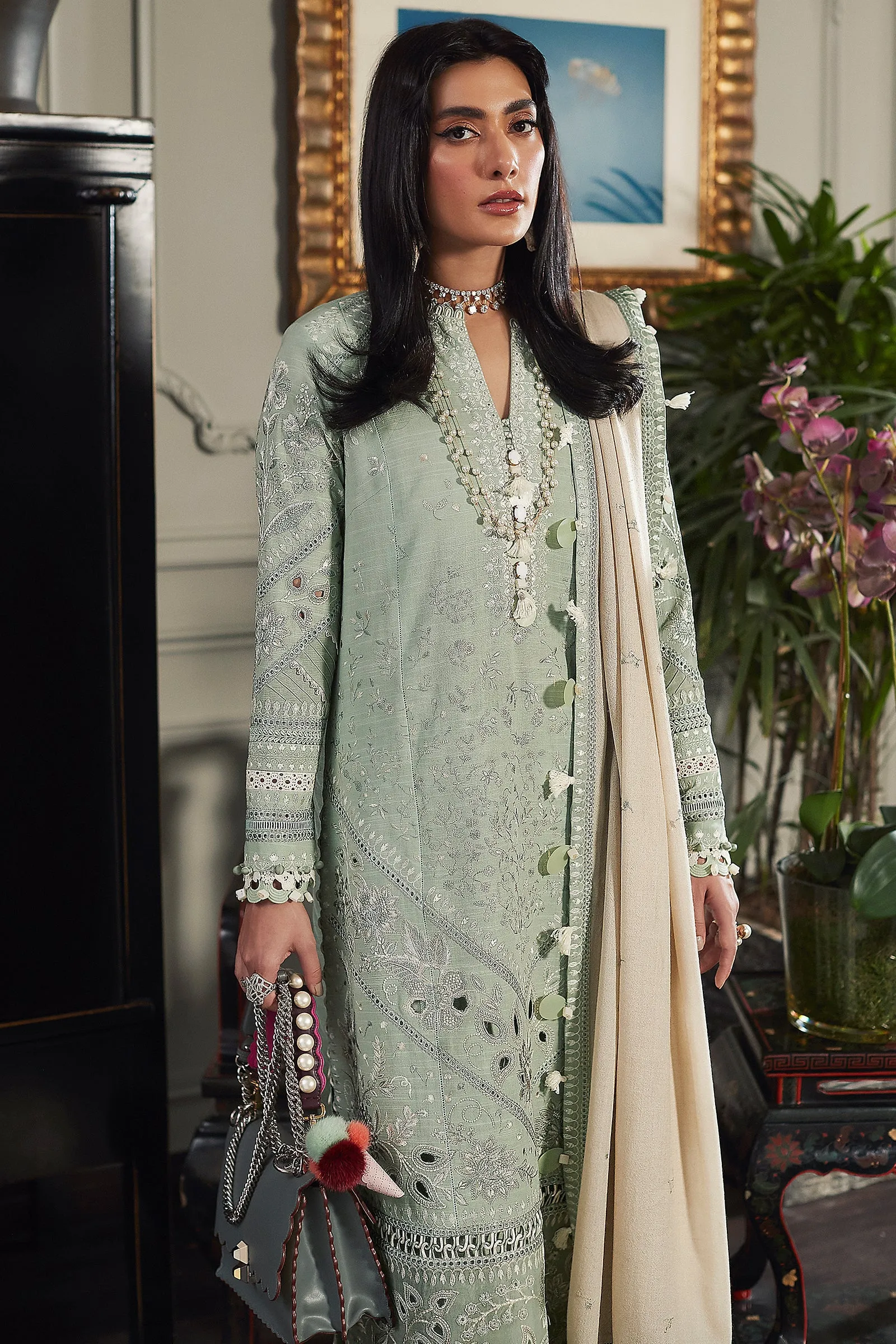 Elan Winter Collection – AINAZ (EW22-08)