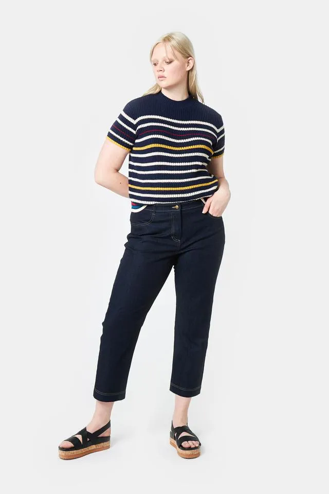 Certainly! Here is an optimized title for your e-commerce product:

Sylvester Womens High-Waist Denim Cropped Trousers - Stylish and Comfortable Jeans for Casual Wear